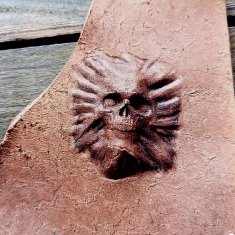 3D Mini Skull Head Leather Sta - đánh giá và giá Resin Art Logo